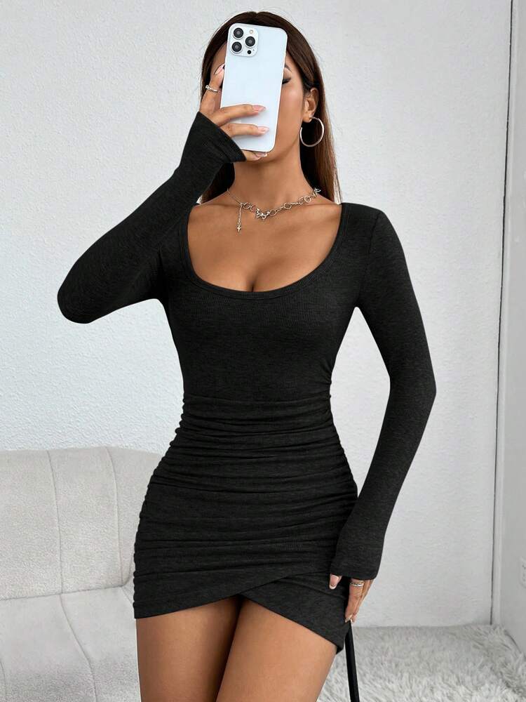 Women's Scoop Neck Ruched Bodycon Dress – Elegant Black Tulip Hem Slim Fit Mini Dress for Date Night, Club, or Formal Events