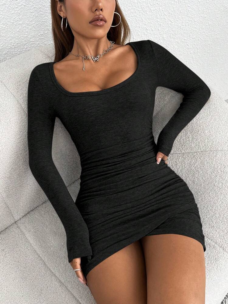 Women's Scoop Neck Ruched Bodycon Dress – Elegant Black Tulip Hem Slim Fit Mini Dress for Date Night, Club, or Formal Events