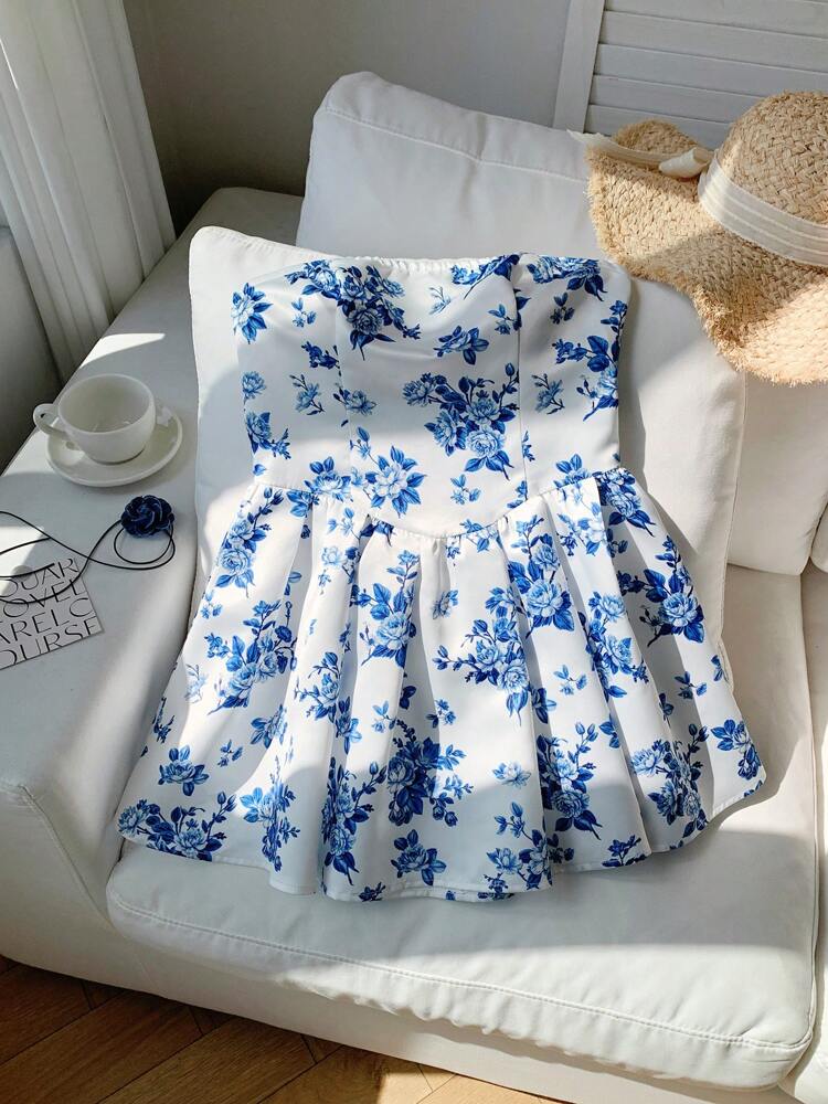 Women's Solid Halter Neck A-Line Dress – Sleeveless Summer Casual Dress with Ruched Waist, Versatile for Day to Night Wear